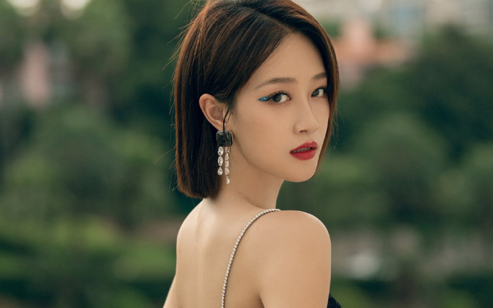 五大联赛总射门数与射正率之间的关系，射门比赛规则