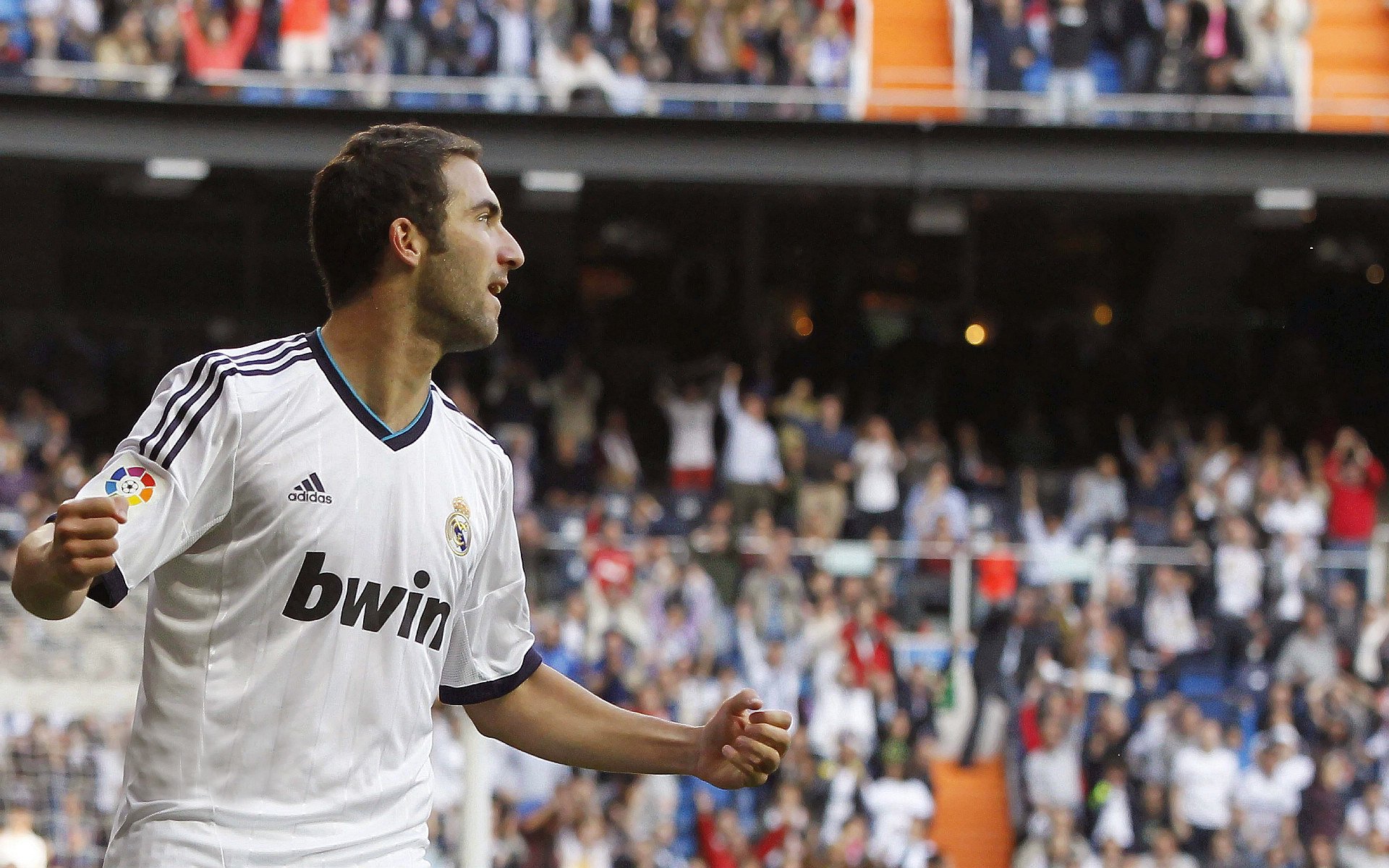 主力替补能力差异是否决定教练换人时机选择,主力换替补干脆投降算了